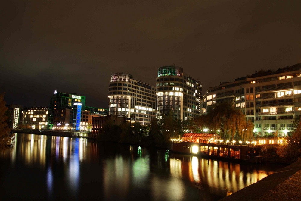 Spree bei Nacht