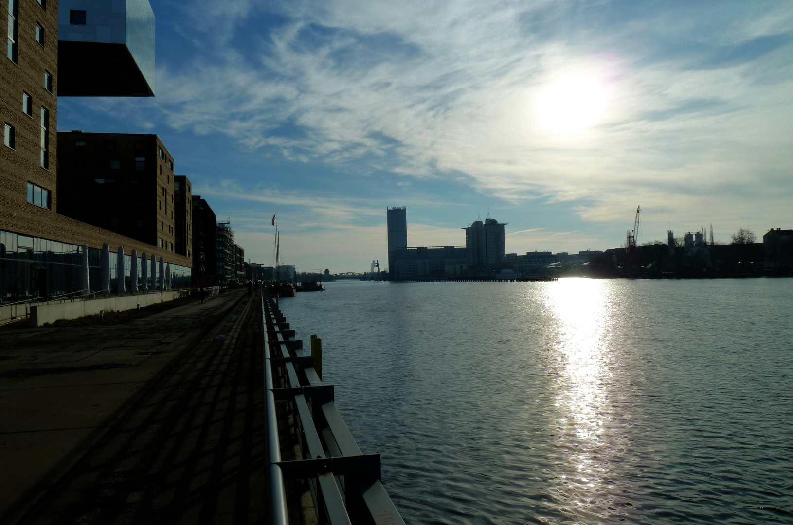 Spree mit Blick zur Elsenbrücke