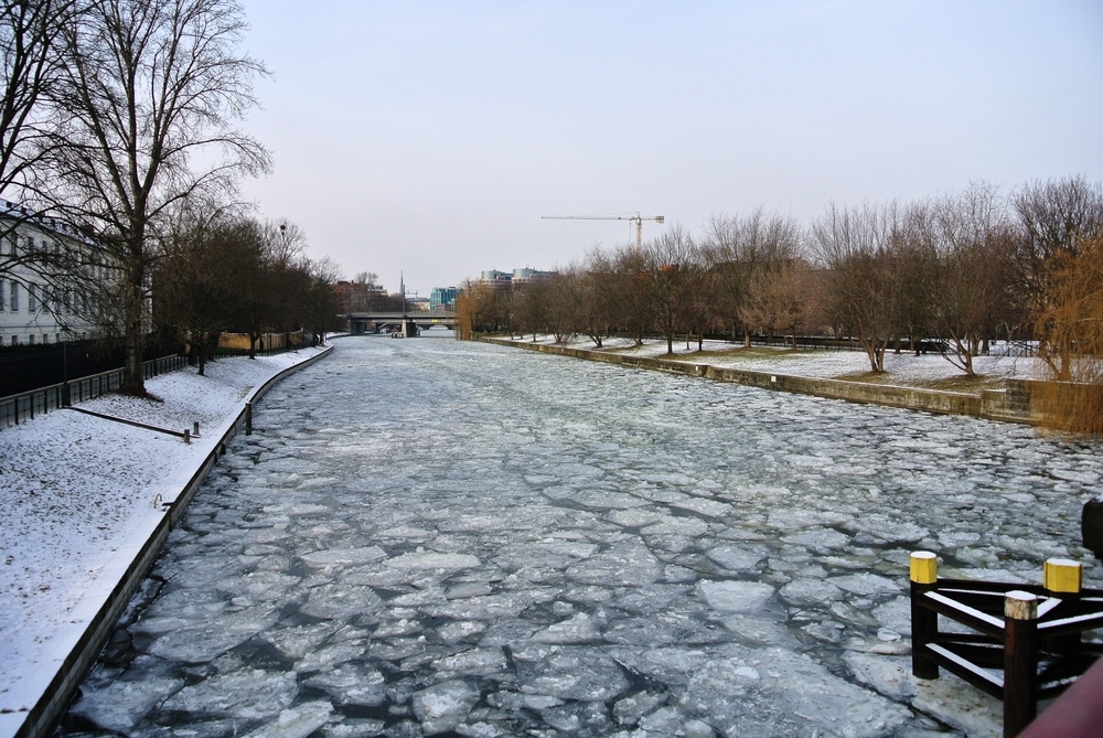 Spree Ufer Schloss Bellevue