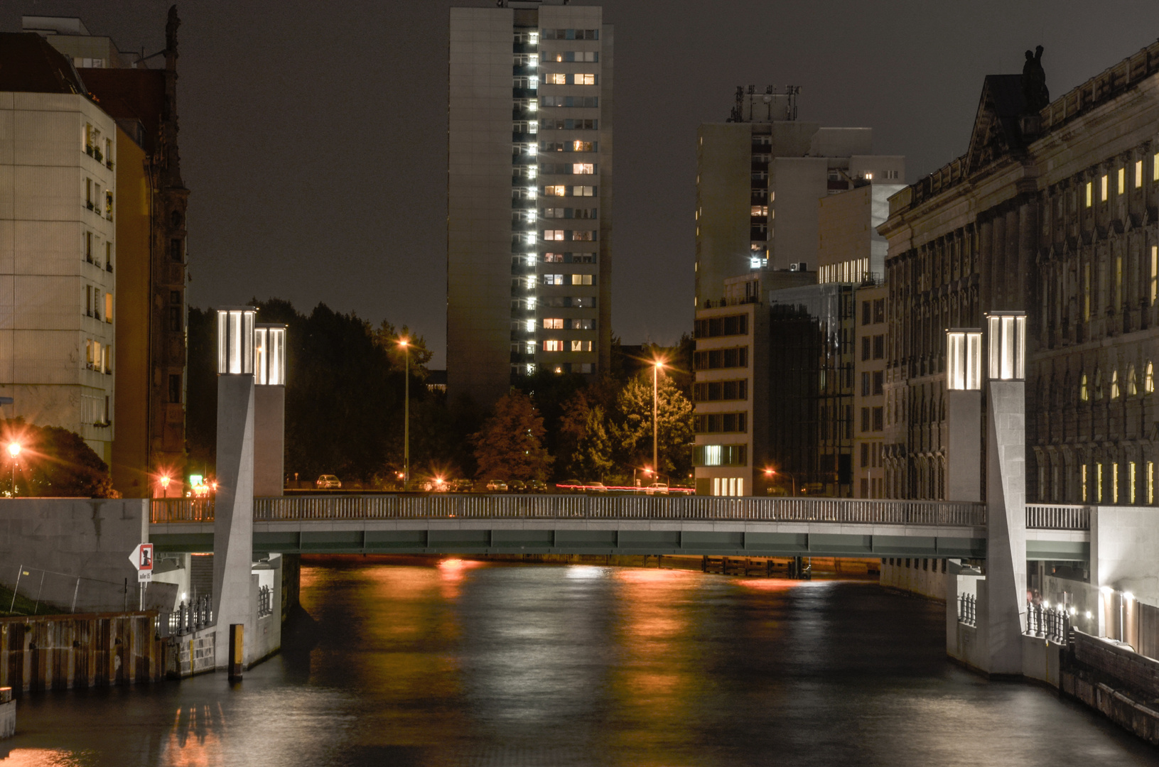 Spreebrücke bei Nacht