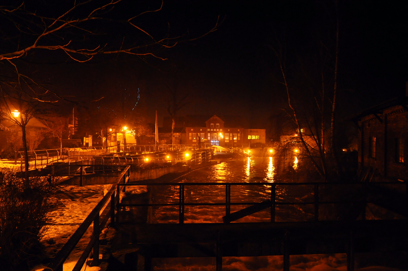 .Spreehafen im Nachtnebel.