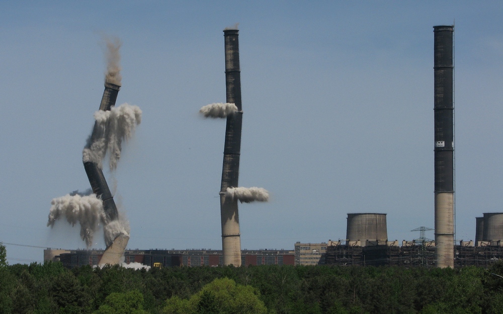 Sprengung Schornsteine 300 m im Kraftwerk Boxberg