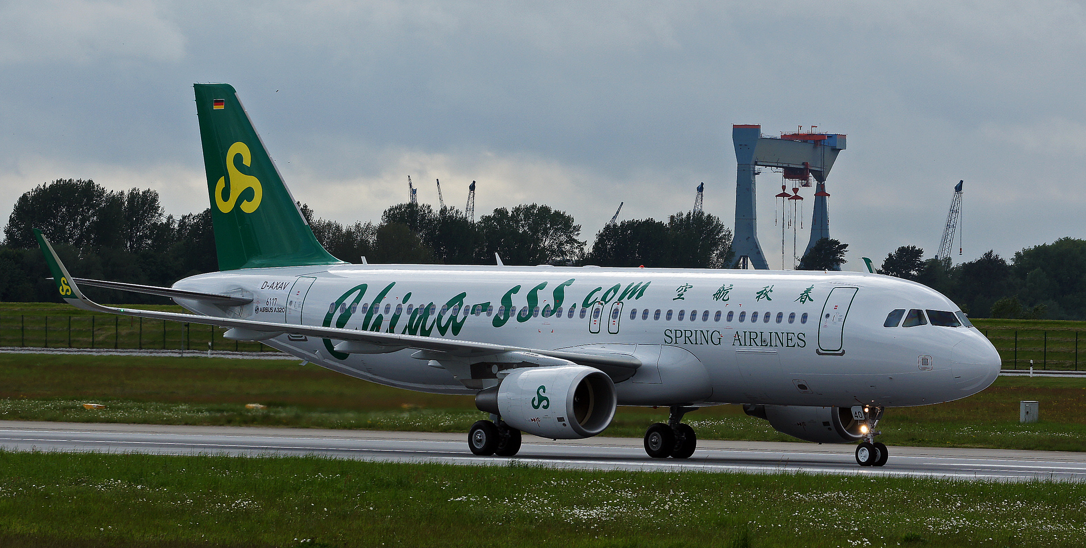 SPRING AIRLINES