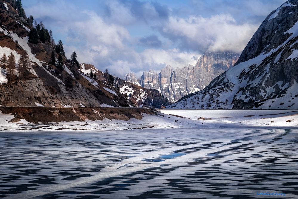 Spring in Lake Fedaia