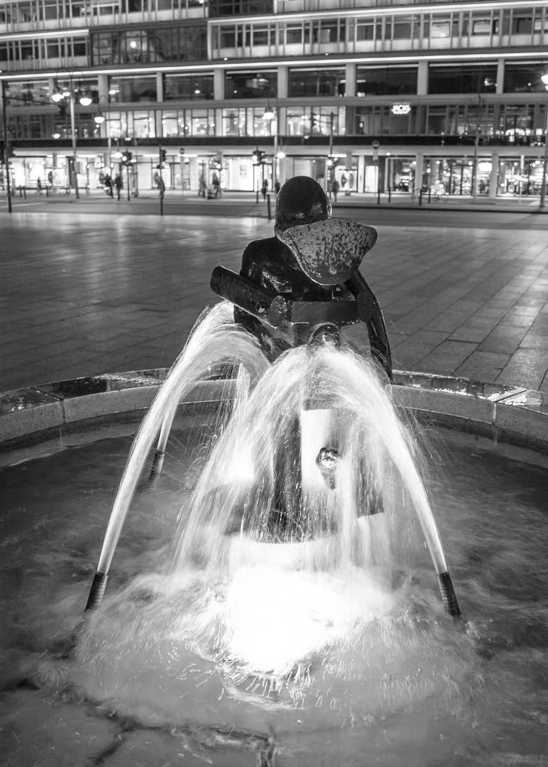 Springbrunnen am Kuhdamm