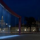 Springbrunnen am Postplatz in Dresden mit Blick zum Zwinger