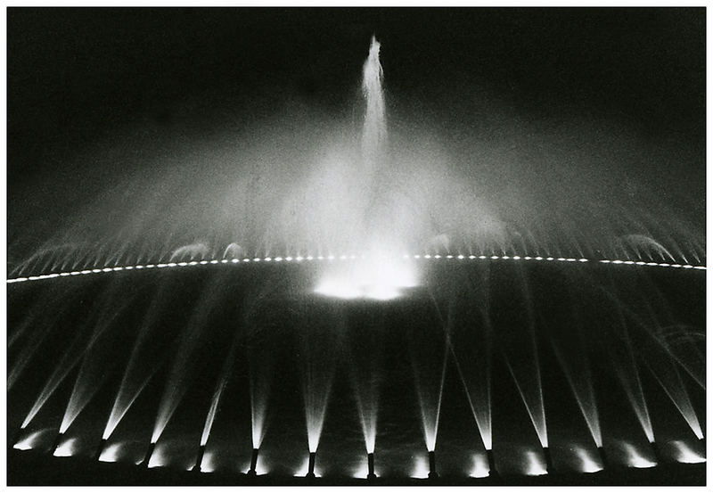 Springbrunnen bei Nacht