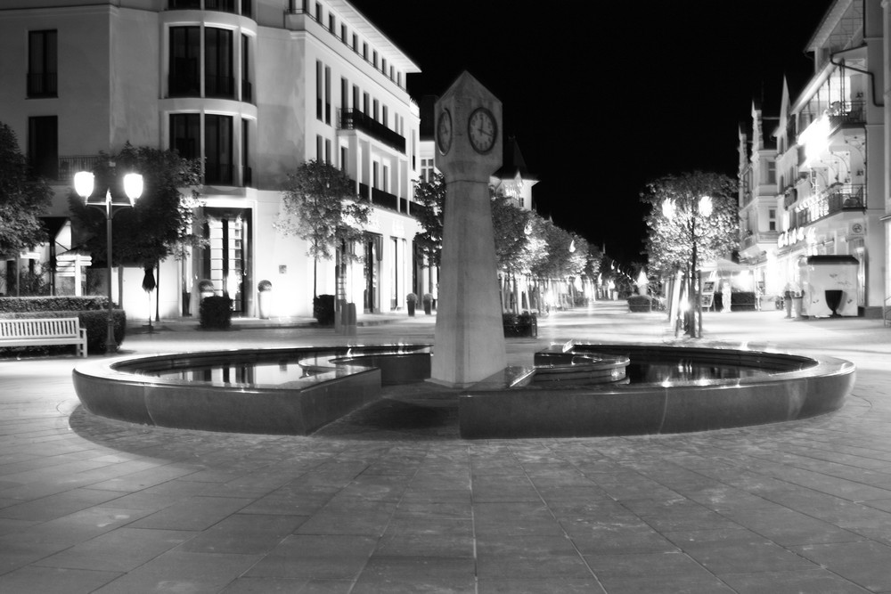 Springbrunnen bei Nacht