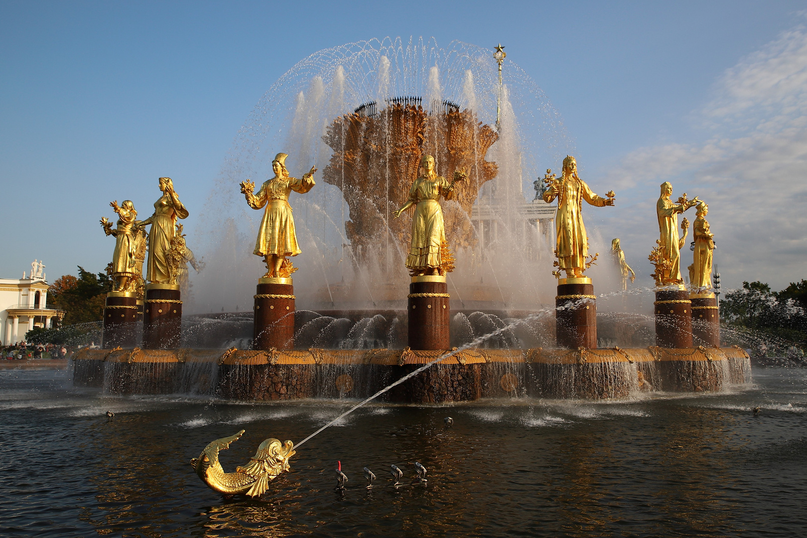 Springbrunnen der Völkerfreundschaft auf dem Ausstellungsgelände WDNCh in Moskau