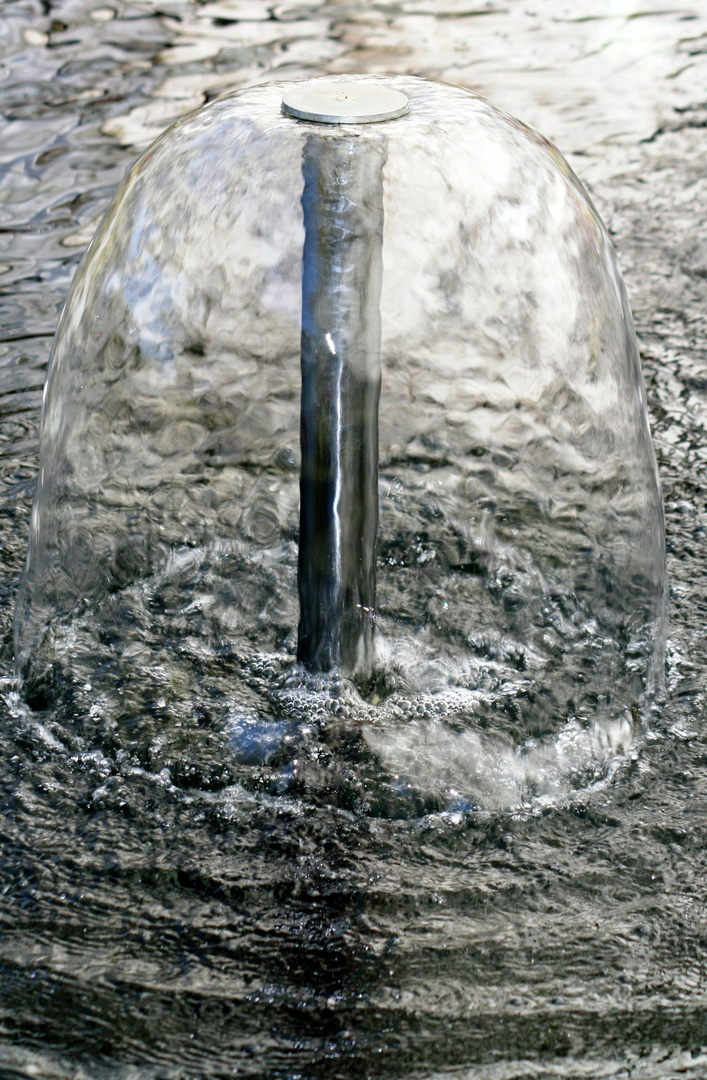 Springbrunnen gesehen in Keukenhof Lisse Niederlande 