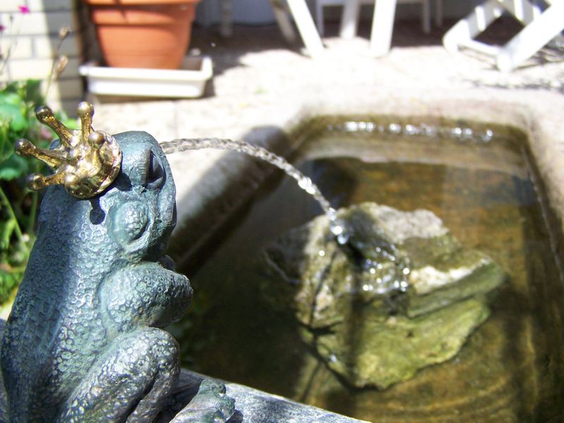 Springbrunnen im Garten