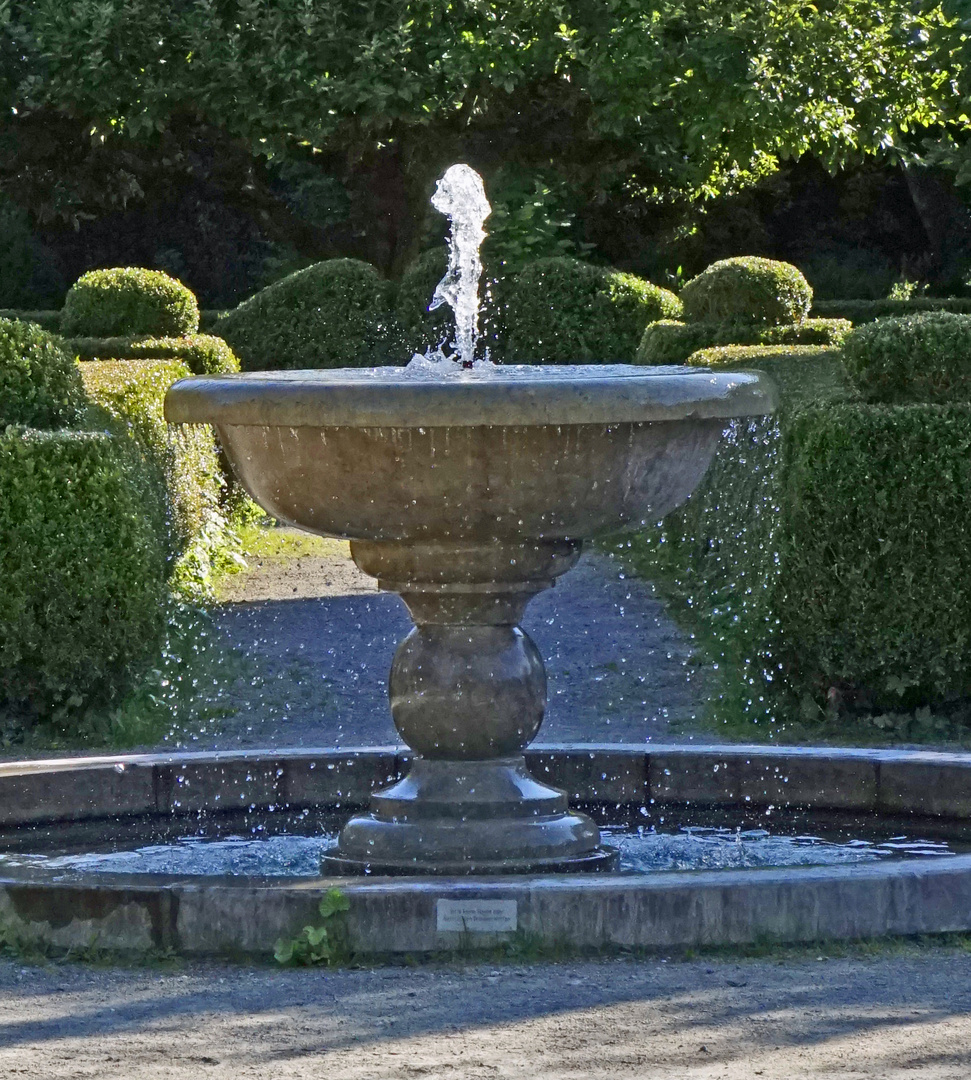 Springbrunnen im Schloßpark Starnberg