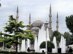 Springbrunnen mit Hagia Sophia Museum