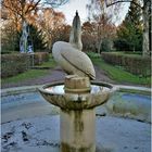 Springbrunnen mit Pelikan