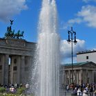 Springbrunnen vor dem Brandenburger Tor Berlin