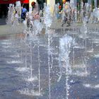 Springbrunnen vor dem Forum in Duisburg