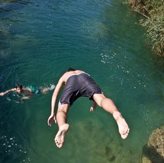 Springer bei den Krka-Wasserfällen