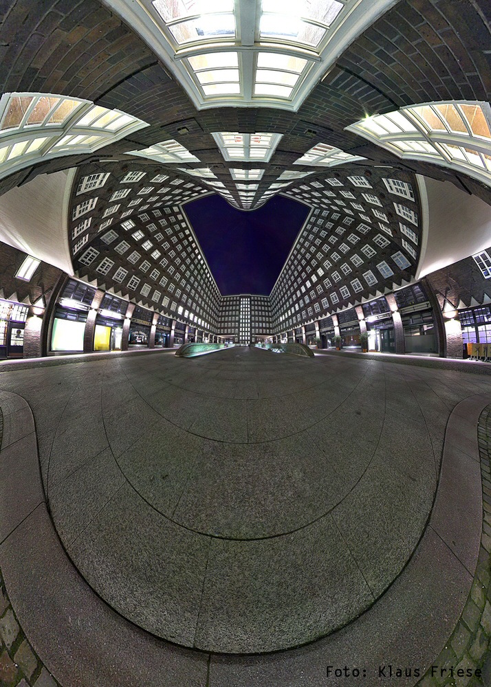 Sprinkenhof bei Nacht - oder Panoramen leicht gemacht!