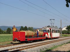 Spritzwagen 399 und Tw 4357 bei Edingen West