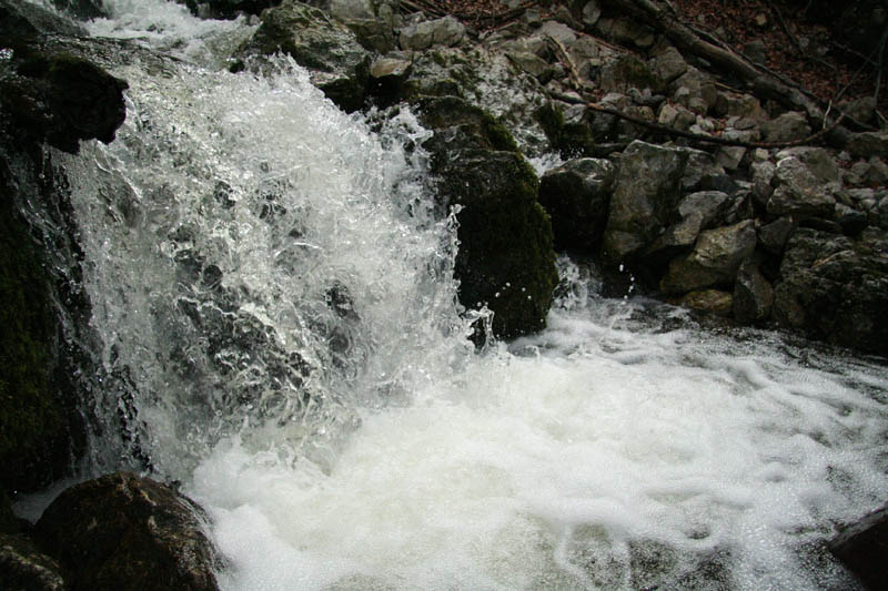 Sprudelnder Wasserfall