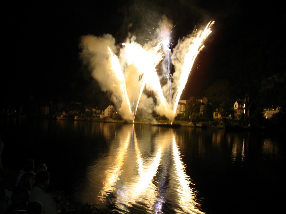 Sprühendes Feuerwerk