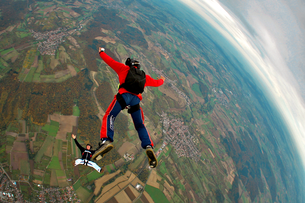 SPRUNG AUS BALLON