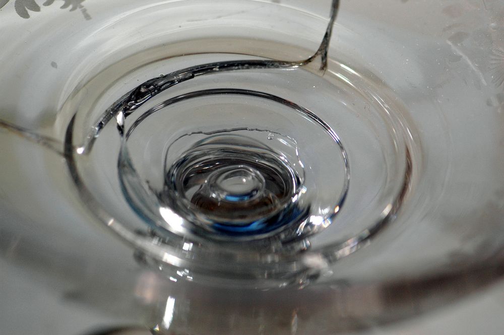 Sprung in der Schüssel Foto & Bild stillleben, motive Bilder auf