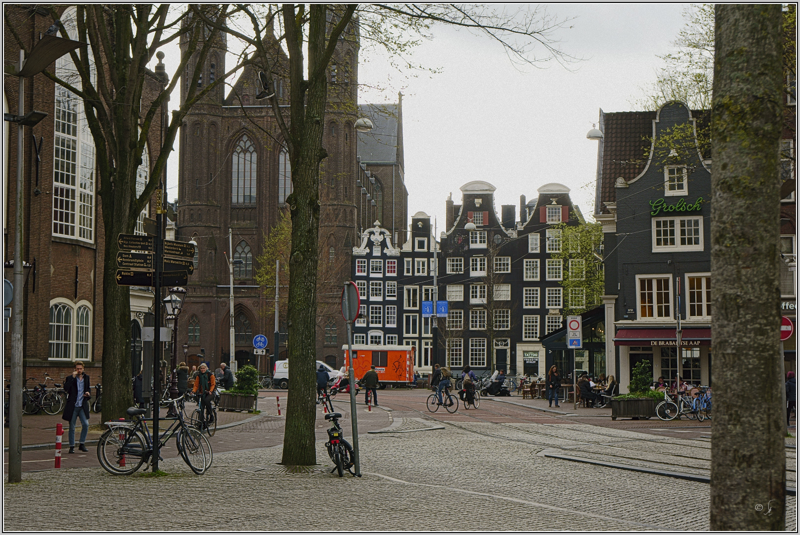 Spui...