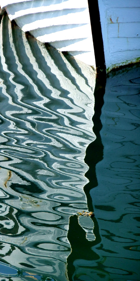 Spur auf dem Wasser