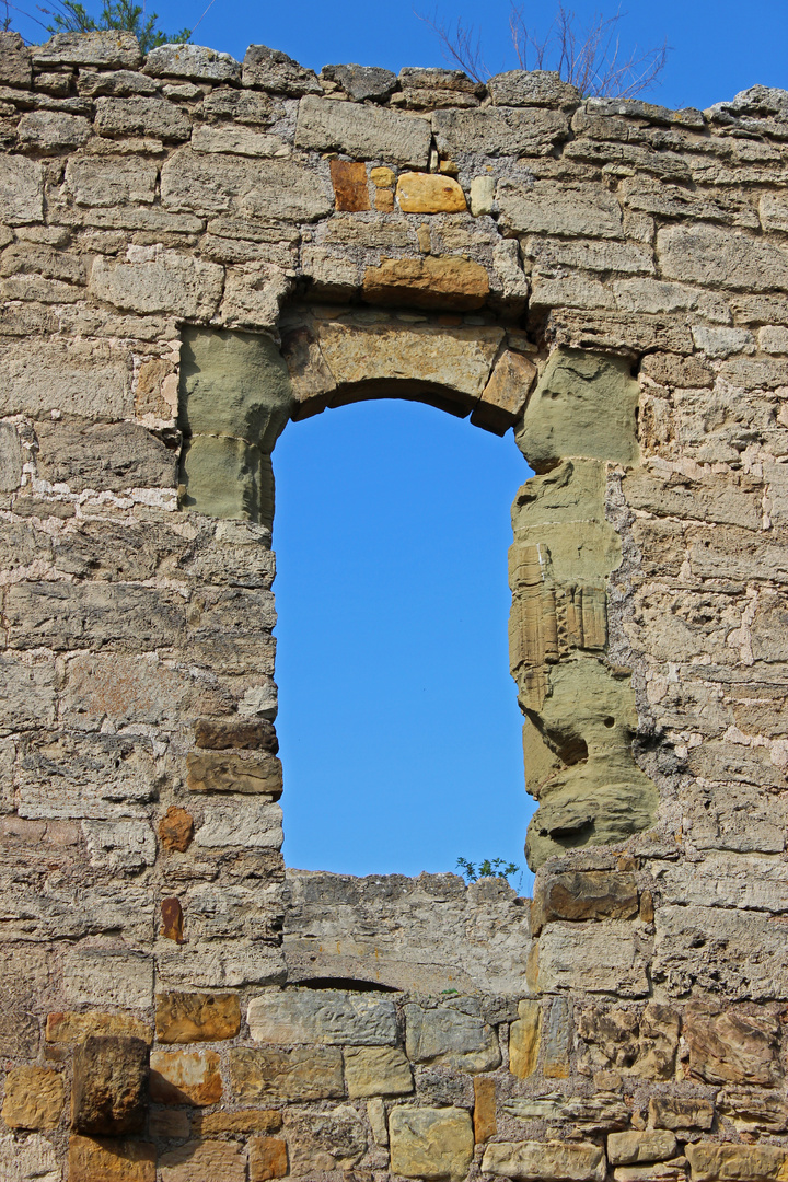 Spur der Steine - blaues Fenster