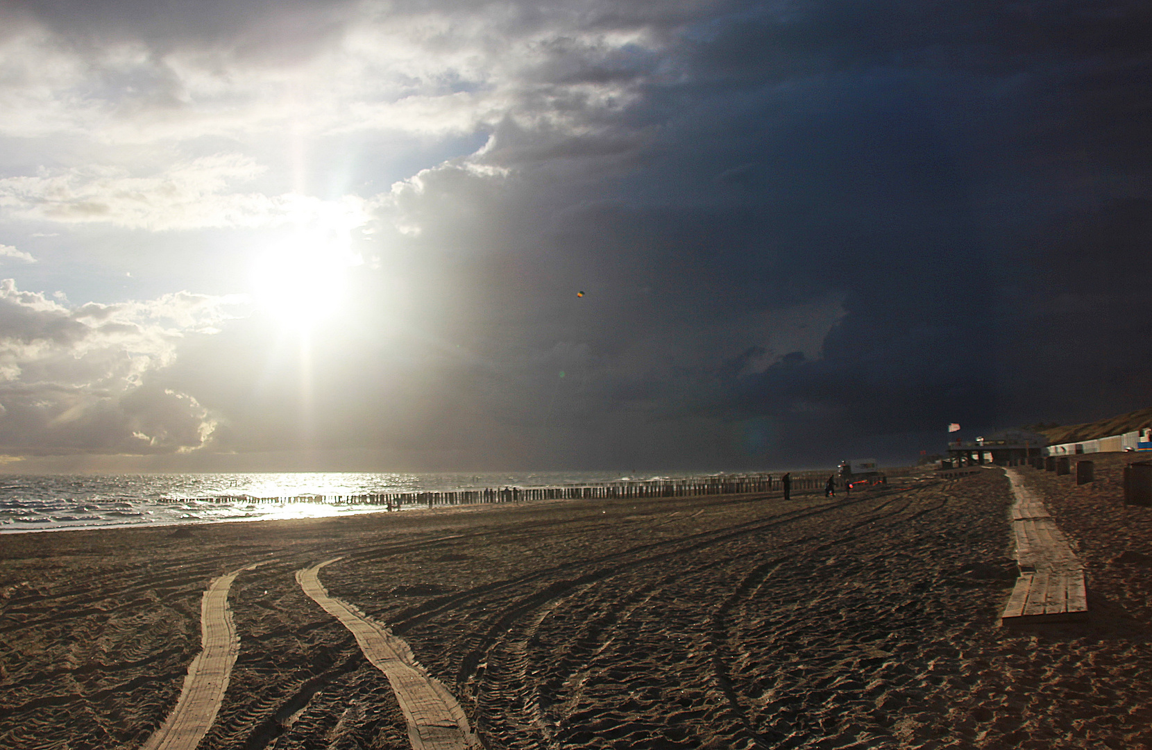 Spuren am Strand