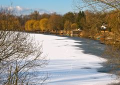 Spuren auf Eis und Schnee