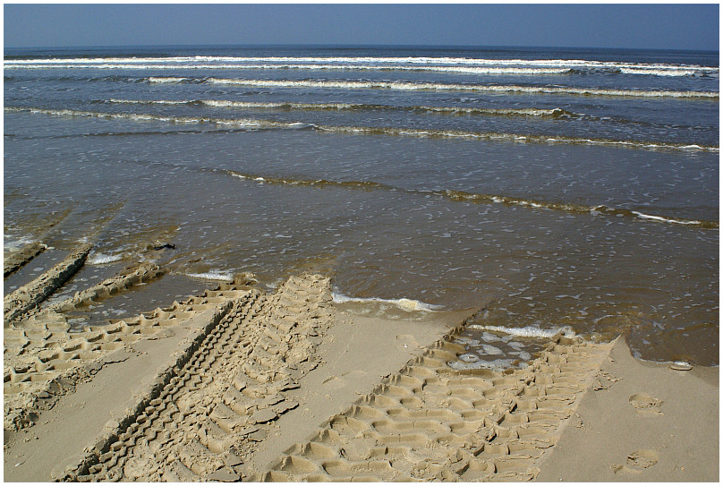 Spuren im Sand II