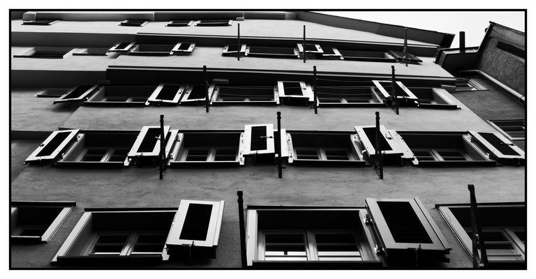 „ squared windows “