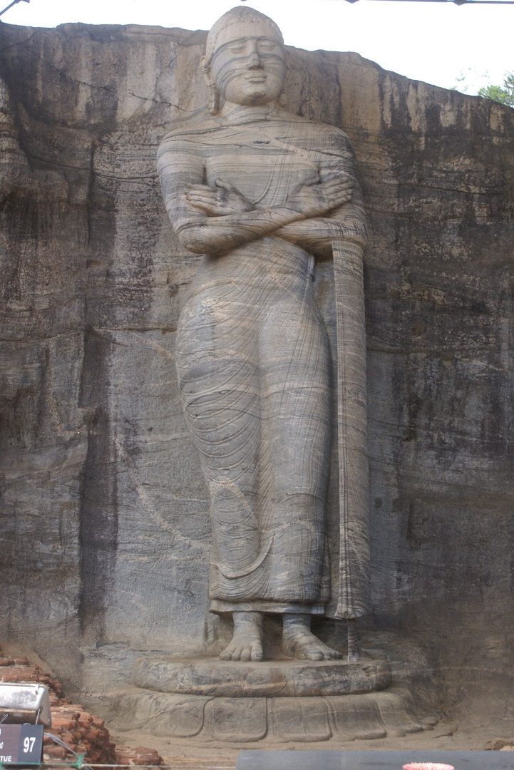 SRI LANKA - Bouddha debout
