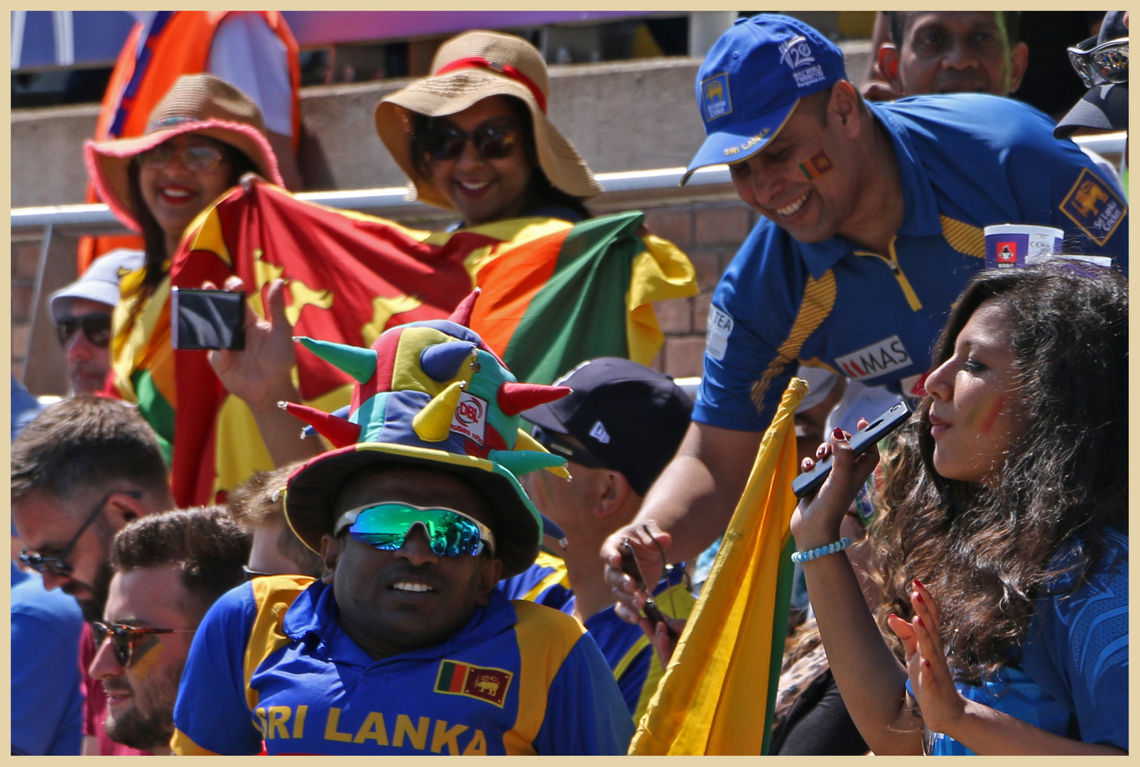 sri lankan fans 2 at the riverside ground