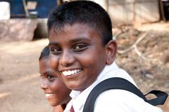 SriLanka1 Schüler in Schuluniform