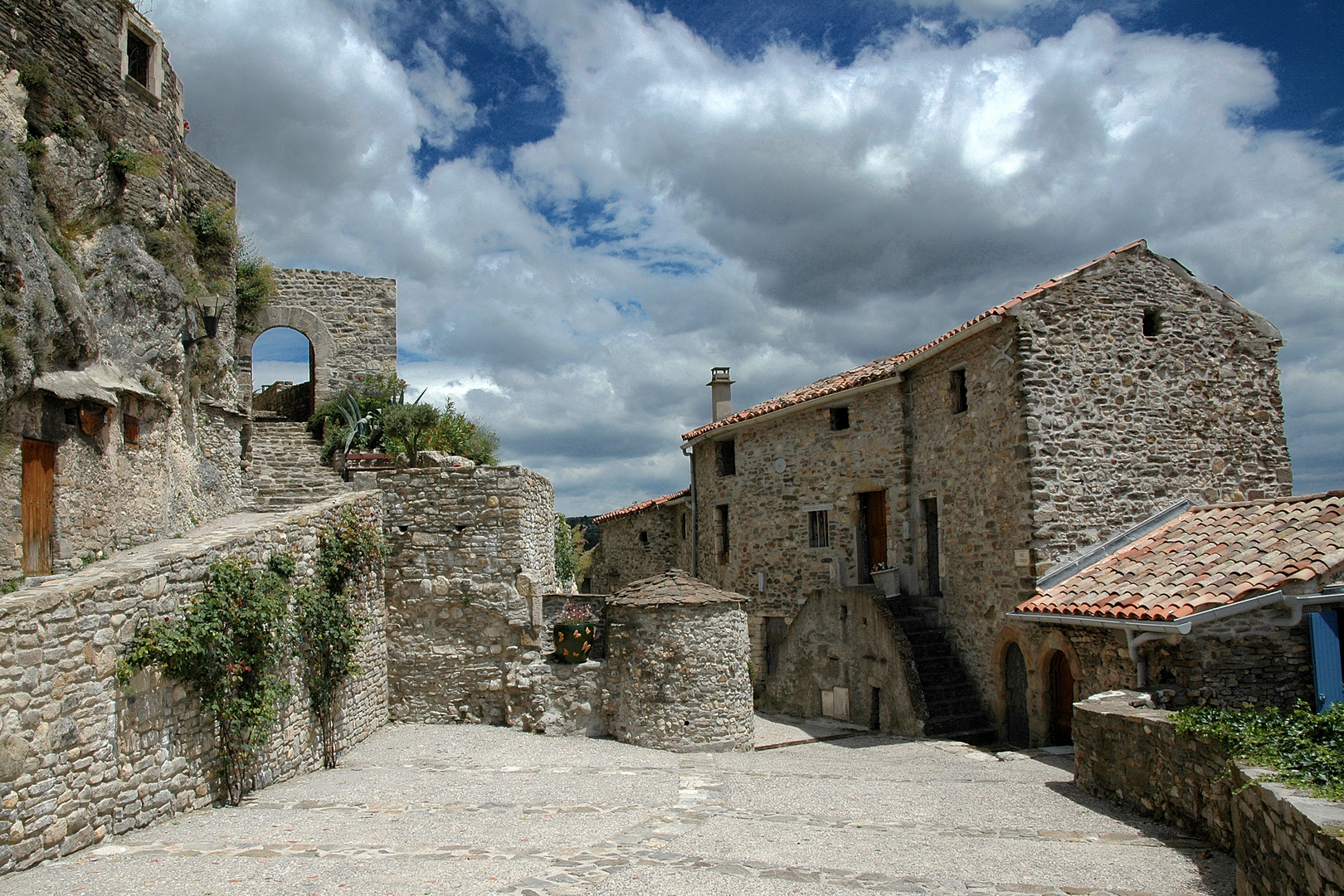 St. Ambroix Foto & Bild europe, france, languedocroussillon Bilder