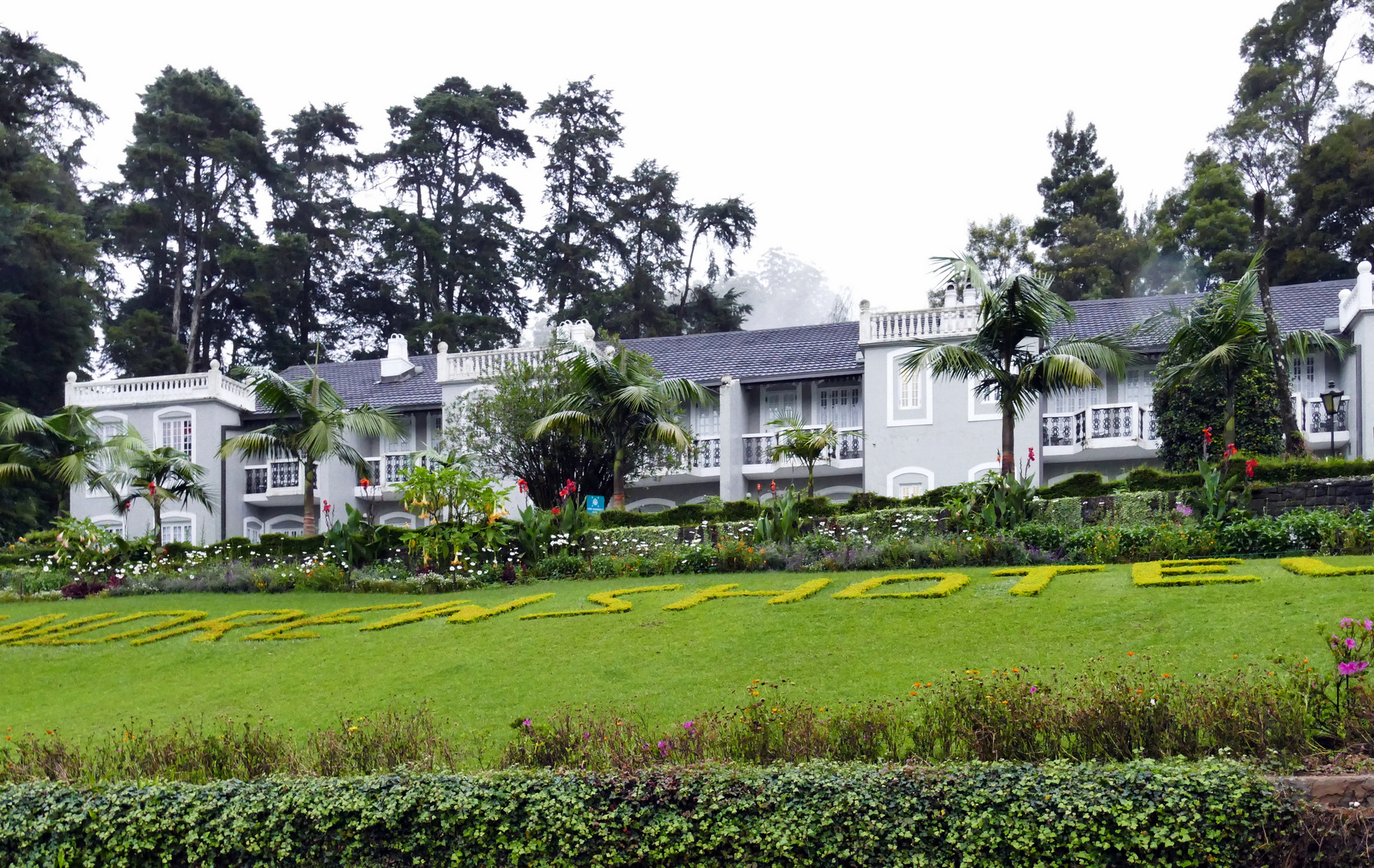 ...St. Andrews Hotel - Nuwara Eliya...