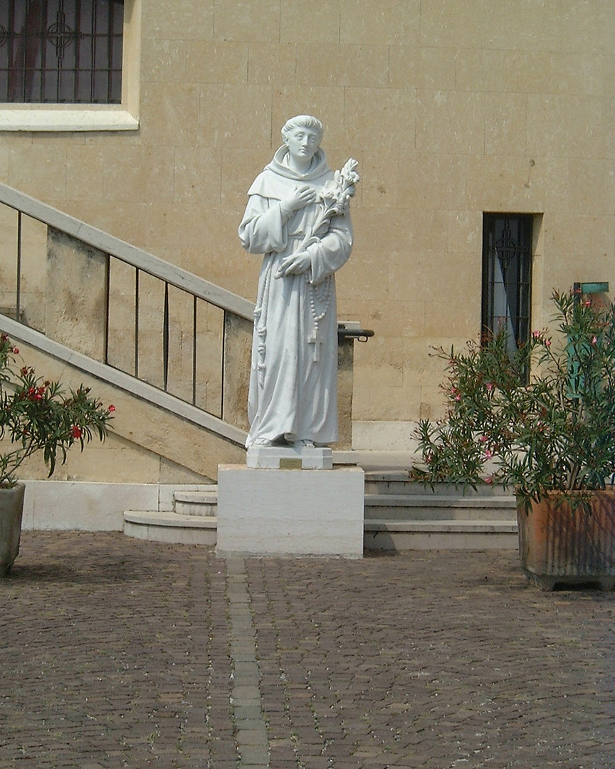 St-Anton Statue in Verona