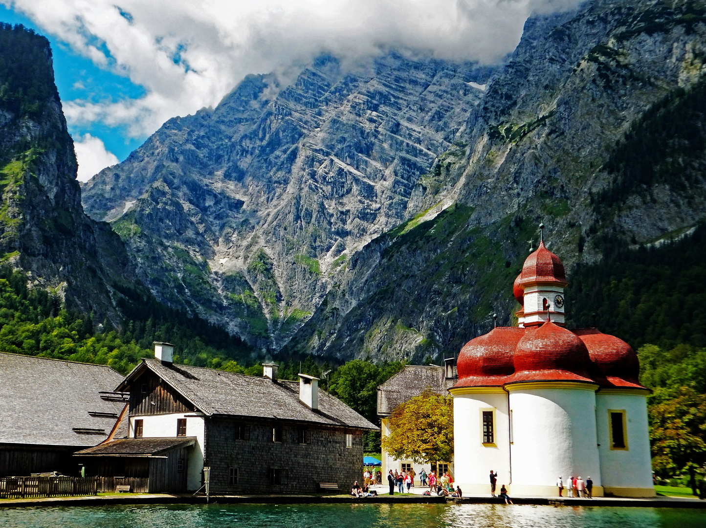 St Bartholmä und Watzmann Ostwand