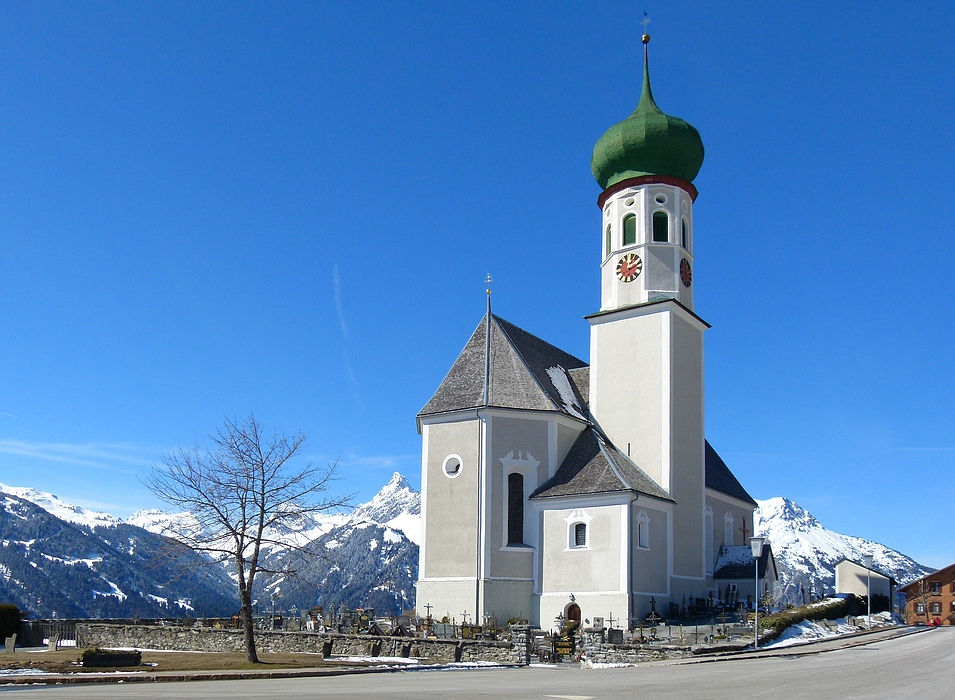 ...St. Bartholomäus am Bartholomäberg...