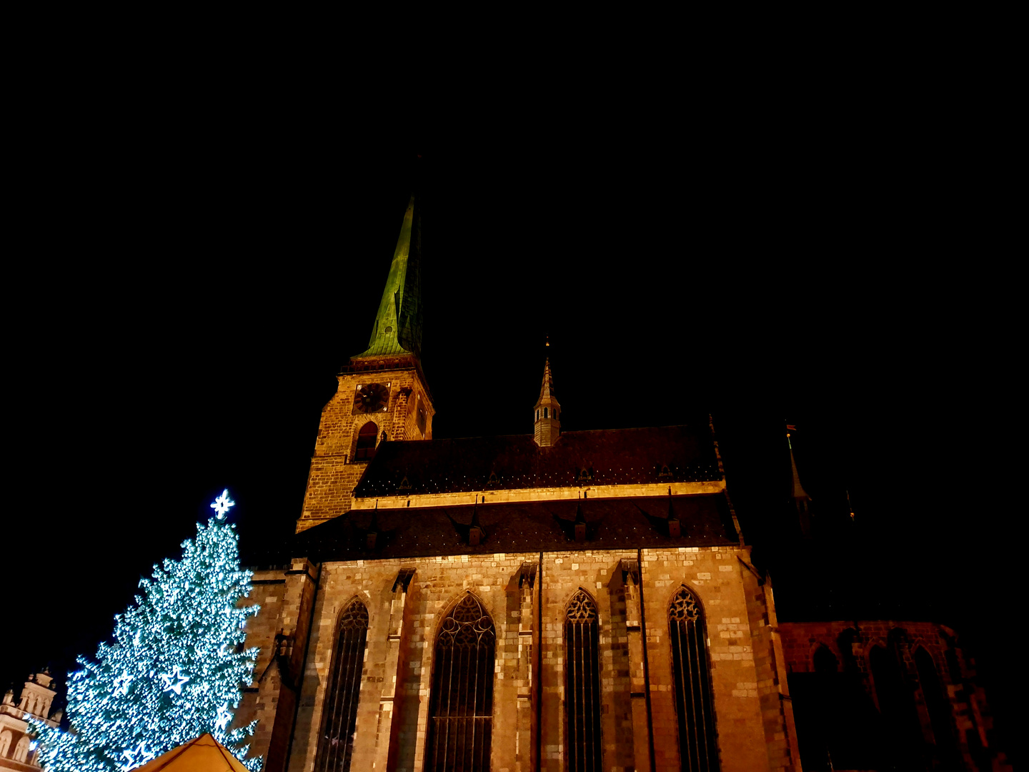 St. Bartholomäus Kathedrale in der Silvesternacht