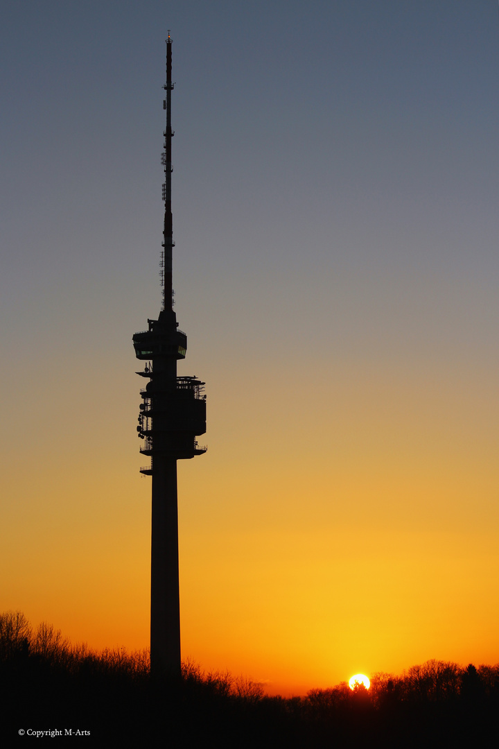 St. Chrischona bei Sonnenuntergang