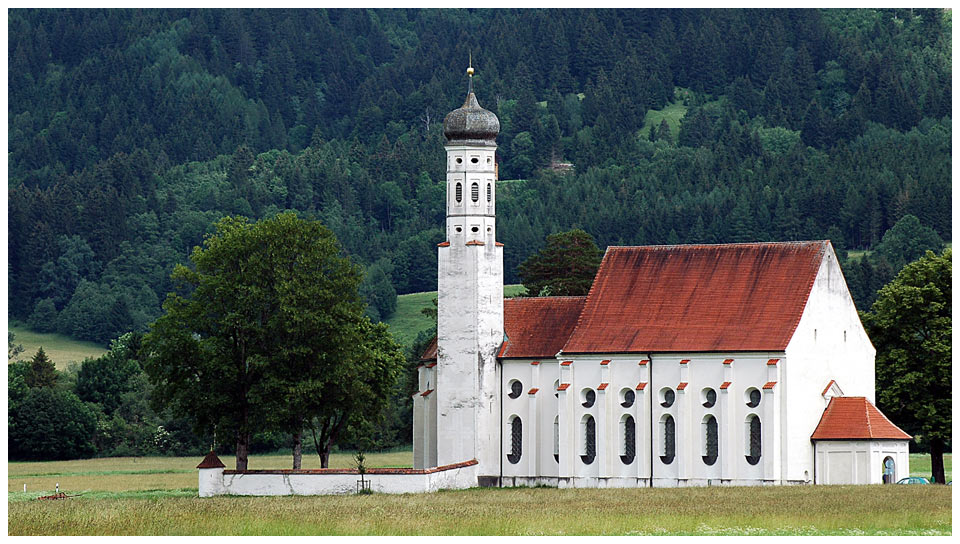 St. Coloman Kirche - im freien Feld bei Schwangau, unterhalb vom Königsschloss Neuschwanstein