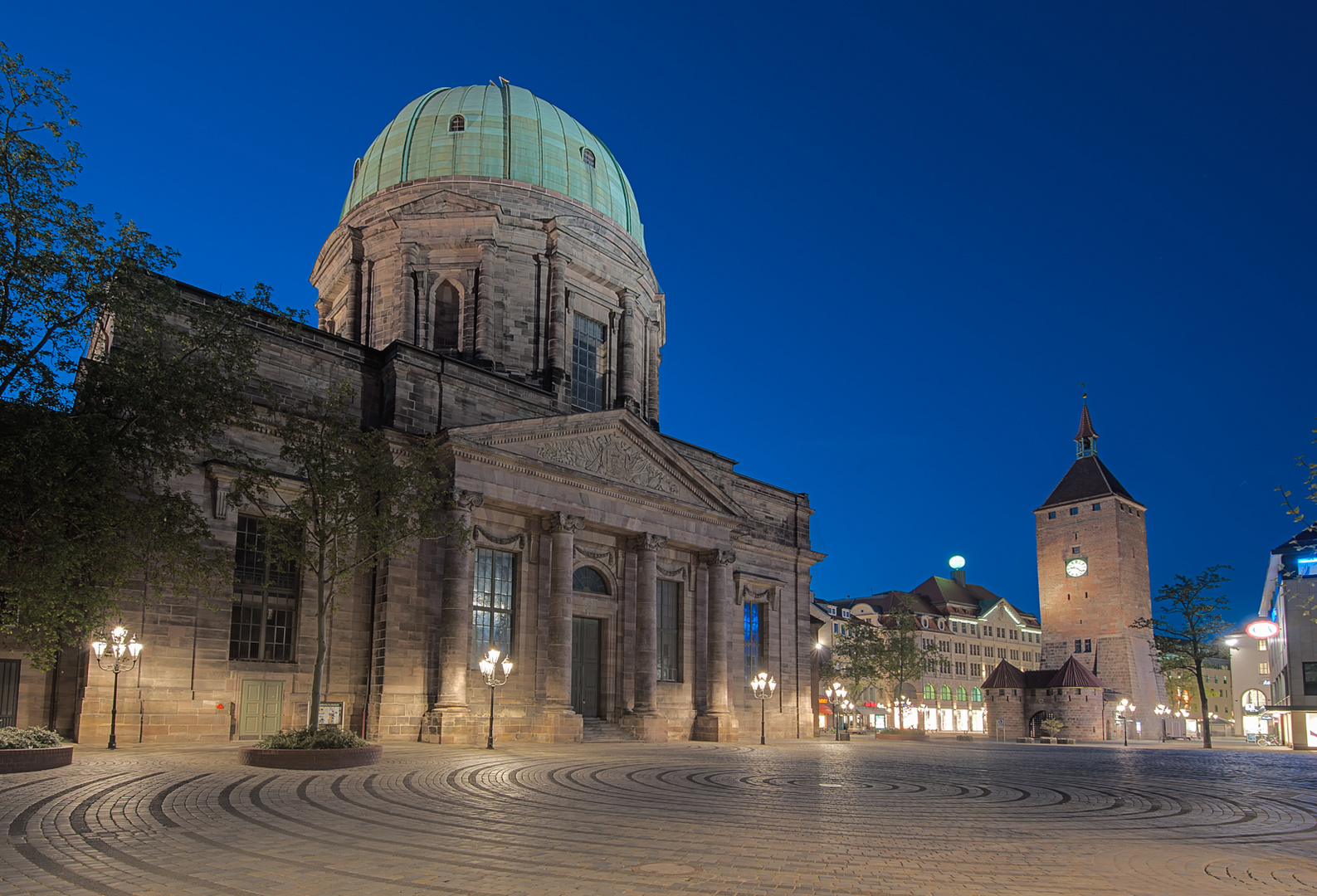 St. Elisabeth und der Weiße Turm