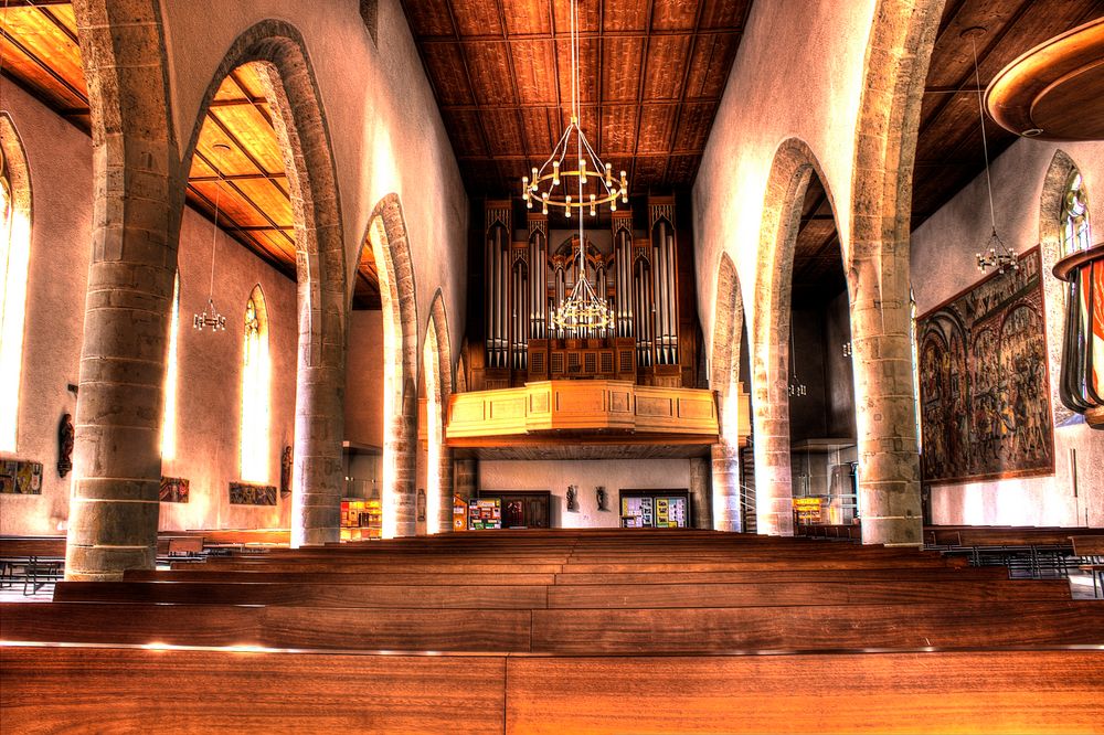 St. Georg Kirche Blick auf Orgel