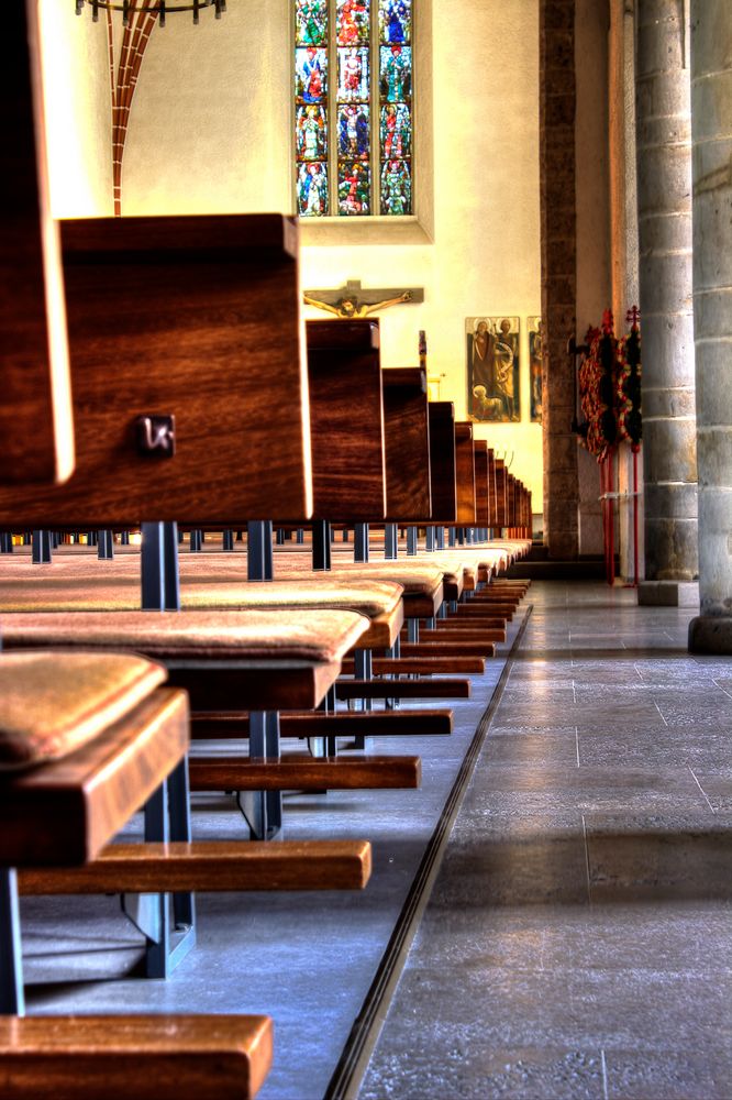 St. Georg Kirche - Weg nach vorne