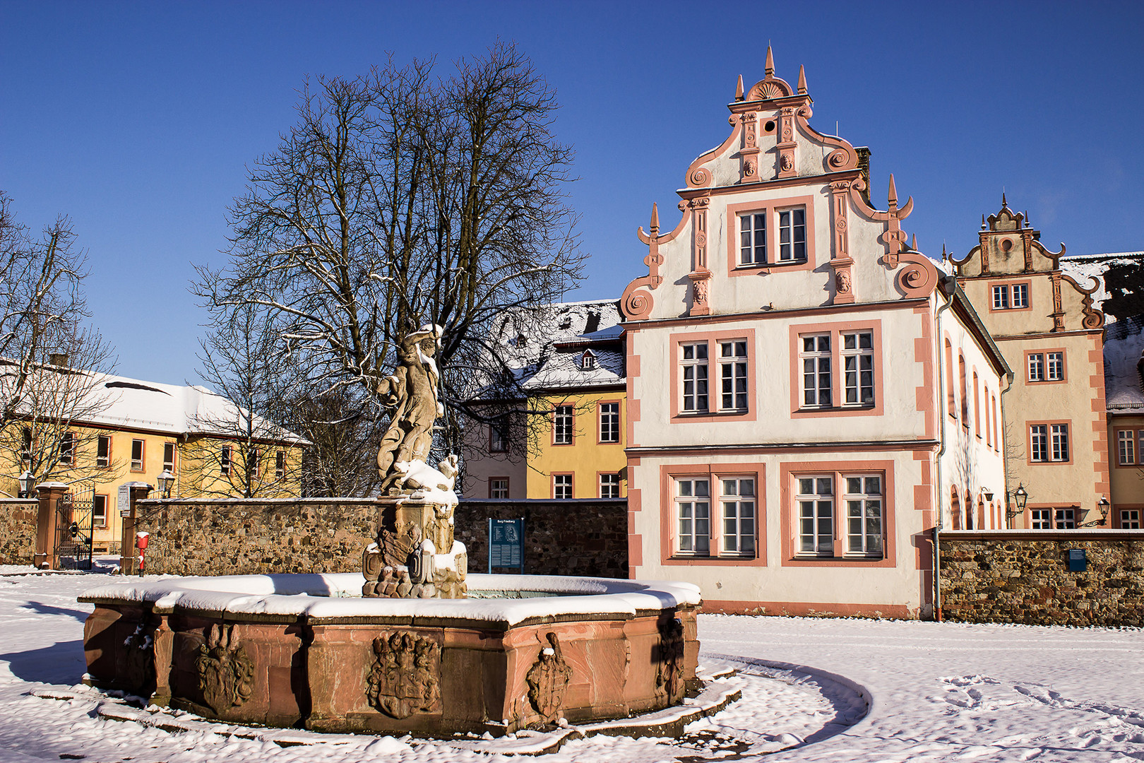 St. Georgsbrunnen in der Burg in Friedberg