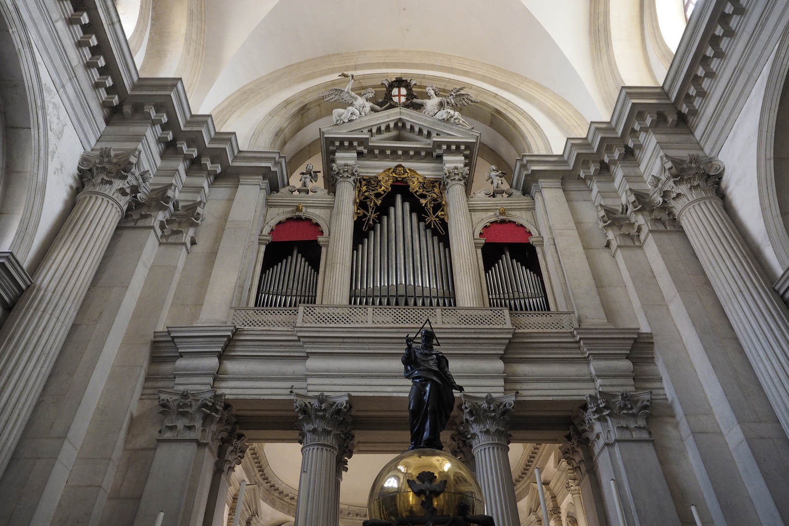 St Giorgio Kirche mit Innen Altar